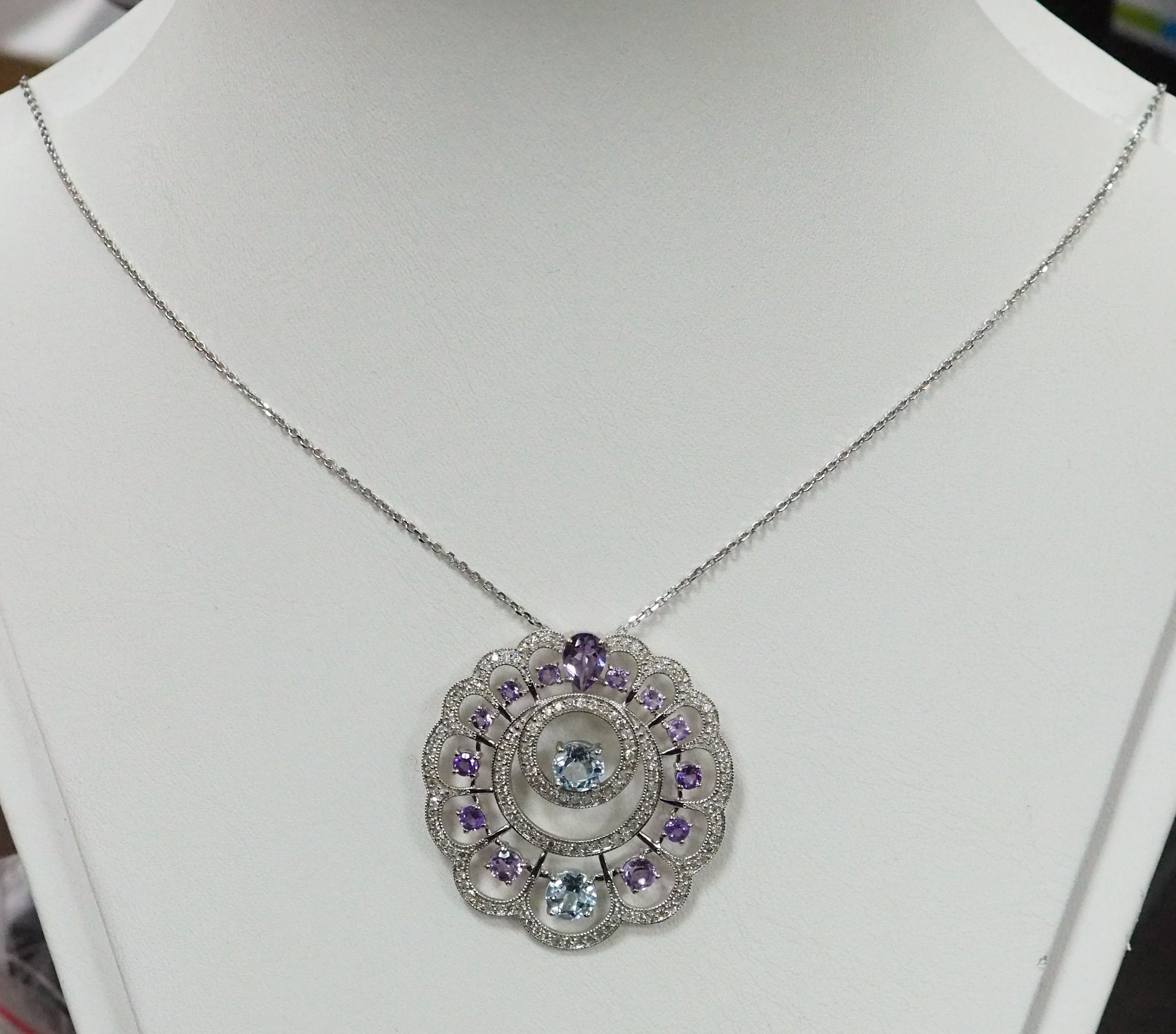 10711-000111 Подвеска на цепи (Au 585)